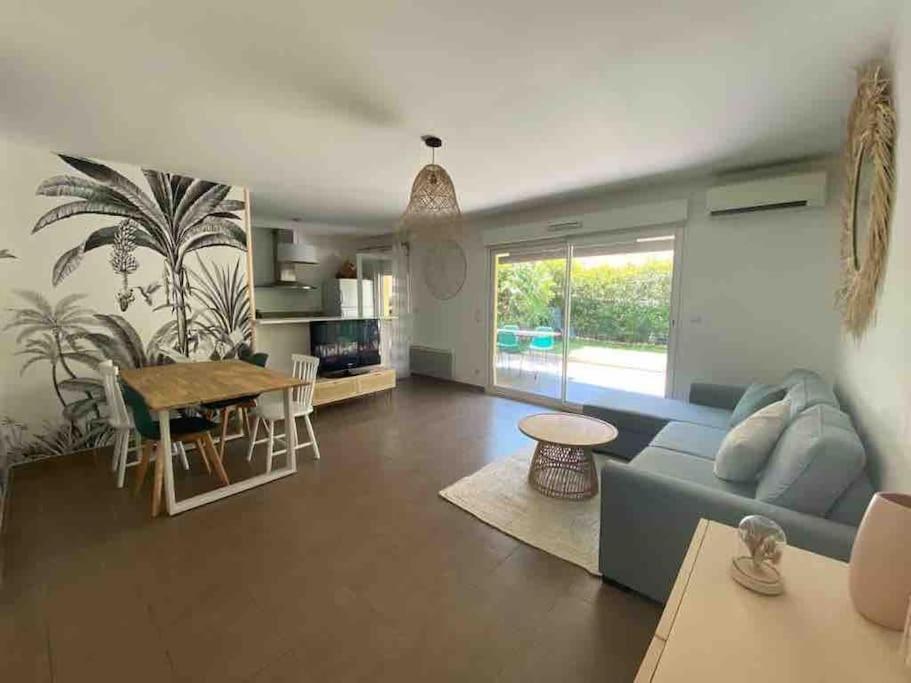 Tres Bel Appartement Contemporain Et Calme Fréjus Extérieur photo