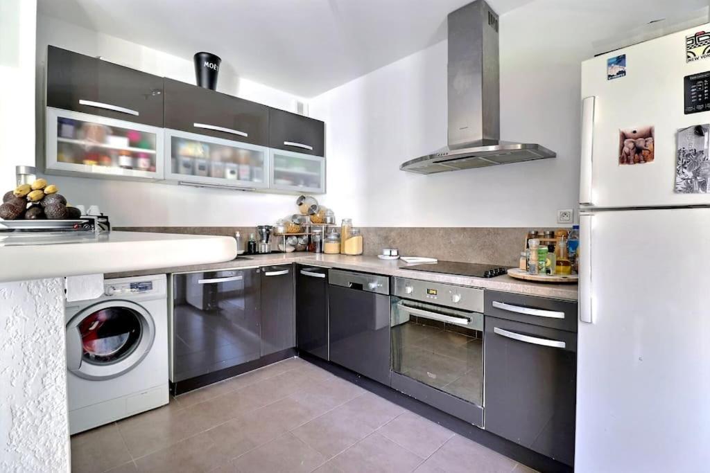 Tres Bel Appartement Contemporain Et Calme Fréjus Extérieur photo