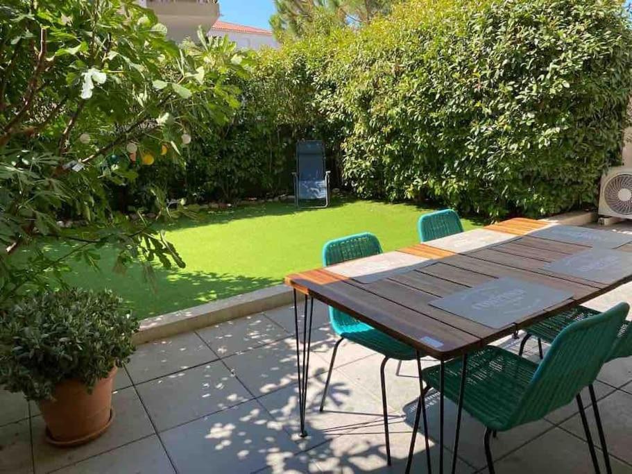 Tres Bel Appartement Contemporain Et Calme Fréjus Extérieur photo