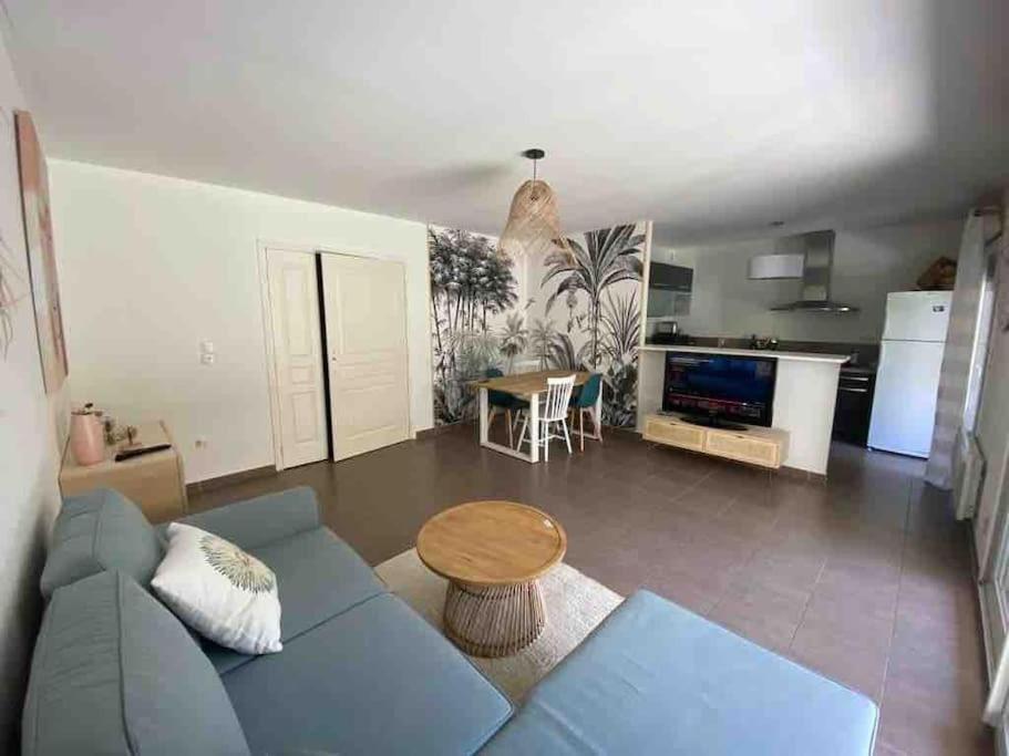 Tres Bel Appartement Contemporain Et Calme Fréjus Extérieur photo