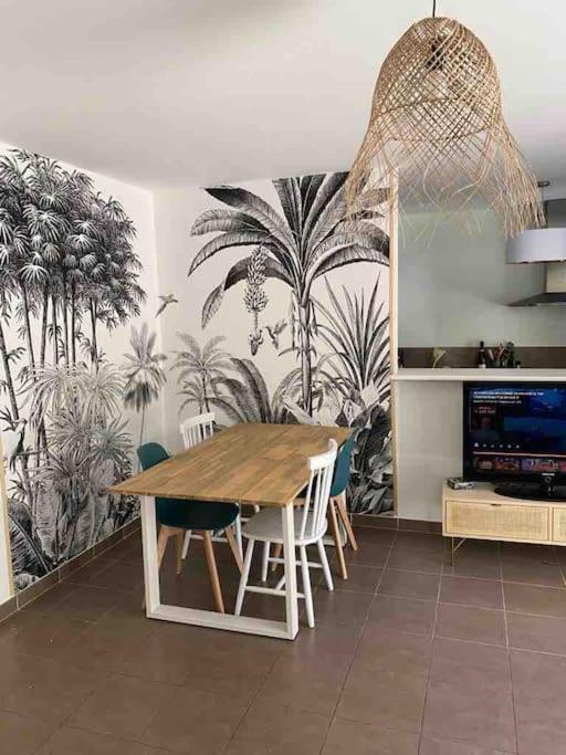 Tres Bel Appartement Contemporain Et Calme Fréjus Extérieur photo